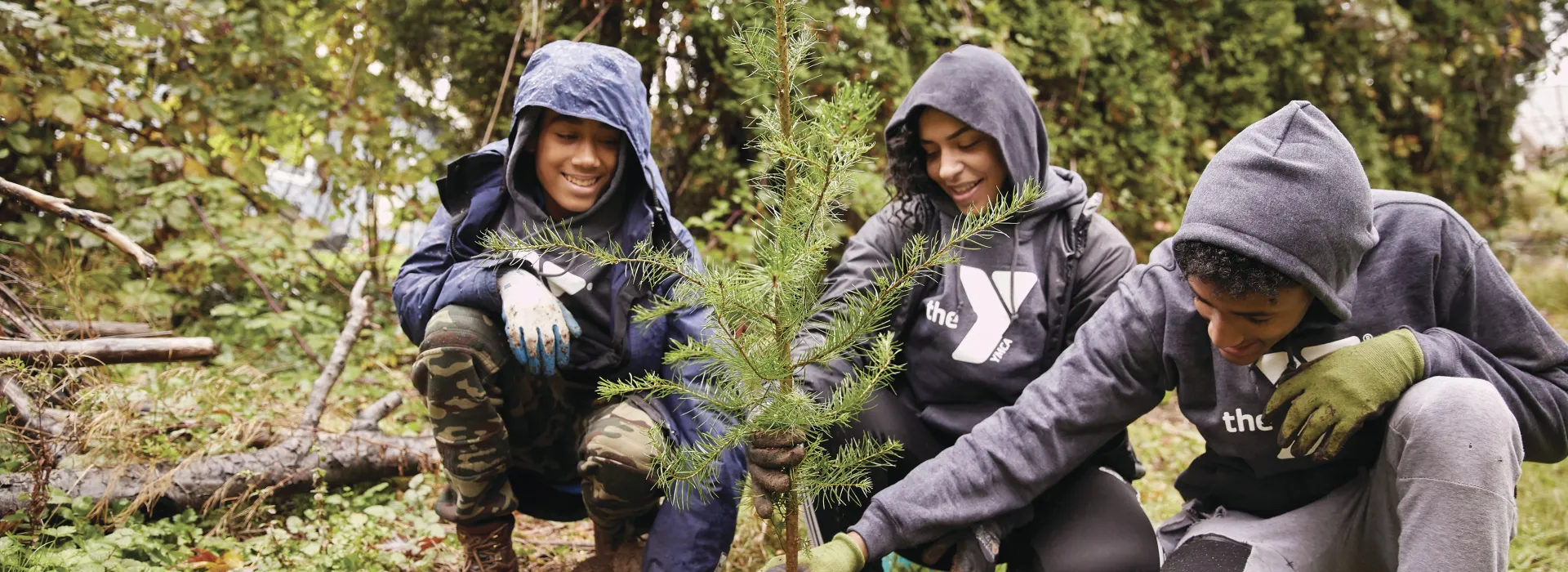 teens volunteer at green event