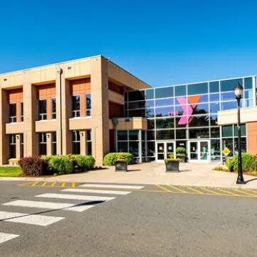 picture of exterior of Stratford Richardson YMCA in Charlotte